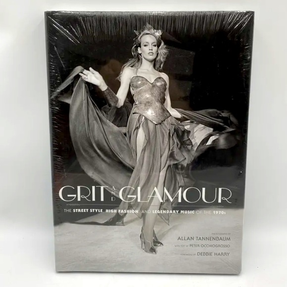 Grit and Glamour: The Street Style High Fashion and Legendary Music of the 1970s - Picture 1 of 14